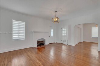 2336 SW 17th St in Miami, FL - Building Photo - Building Photo