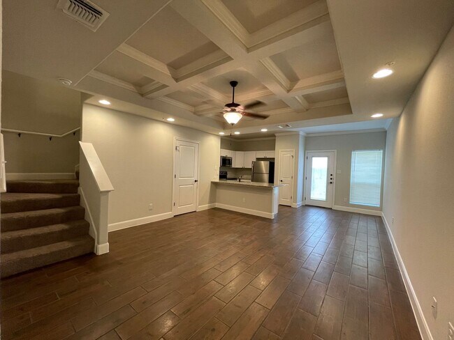 6423 Melanzane Ave in San Antonio, TX - Building Photo - Building Photo