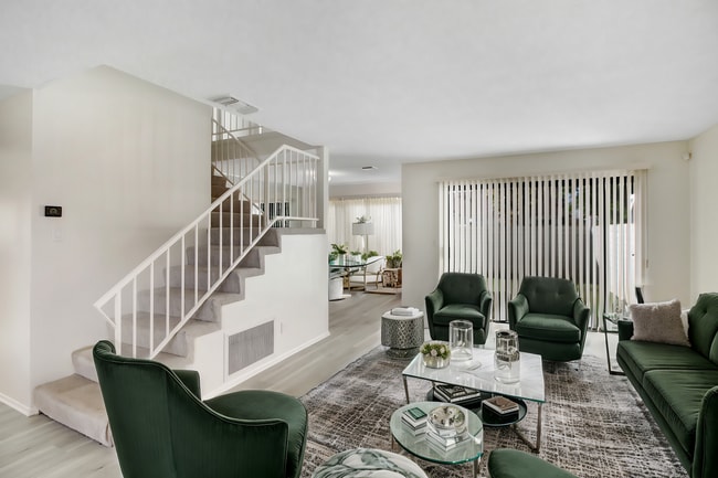 22 S Dearborn St in Redlands, CA - Building Photo - Building Photo