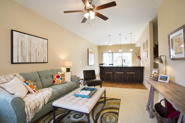 SunSTONE Apartment Homes at Fox Ridge