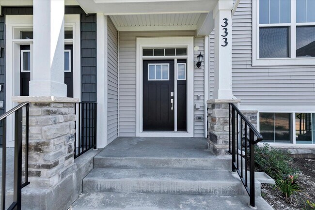 property at 333 Settlers Pl
