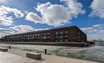 401 W Shoreline Dr, Unit 307 in Sandusky, OH - Building Photo - Building Photo
