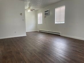 540 Cherry Hill Drive, Unit Apt B in Miamisburg, OH - Foto de edificio - Building Photo