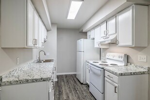 Secor Flats in Toledo, OH - Building Photo