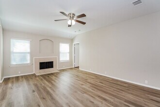 3313 Teasbend Ct in Denton, TX - Foto de edificio - Building Photo