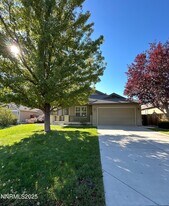 939 Turnberry Dr in Sparks, NV - Building Photo