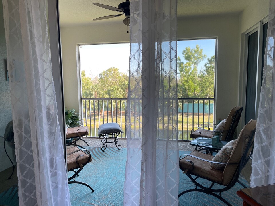 11021 Gulf Reflections Drive, Unit 306 in Ft. Myers, FL - Building Photo