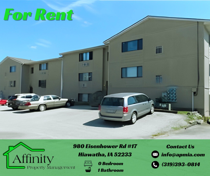 980 Eisenhower Rd in Hiawatha, IA - Foto de edificio