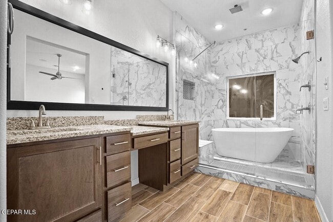 13757 Villa Vista Ave in Horizon City, TX - Building Photo - Building Photo