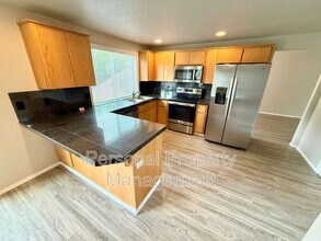 2411 N Heron Dr in Ridgefield, WA - Building Photo - Building Photo