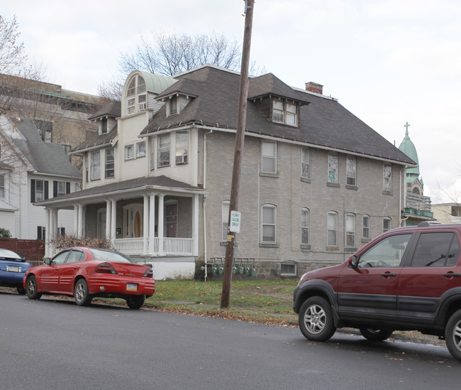 809-811 Adams Ave in Scranton, PA - Foto de edificio - Building Photo