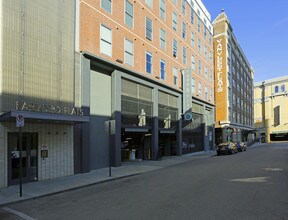 Van Vleet Flats in Memphis, TN - Foto de edificio - Building Photo