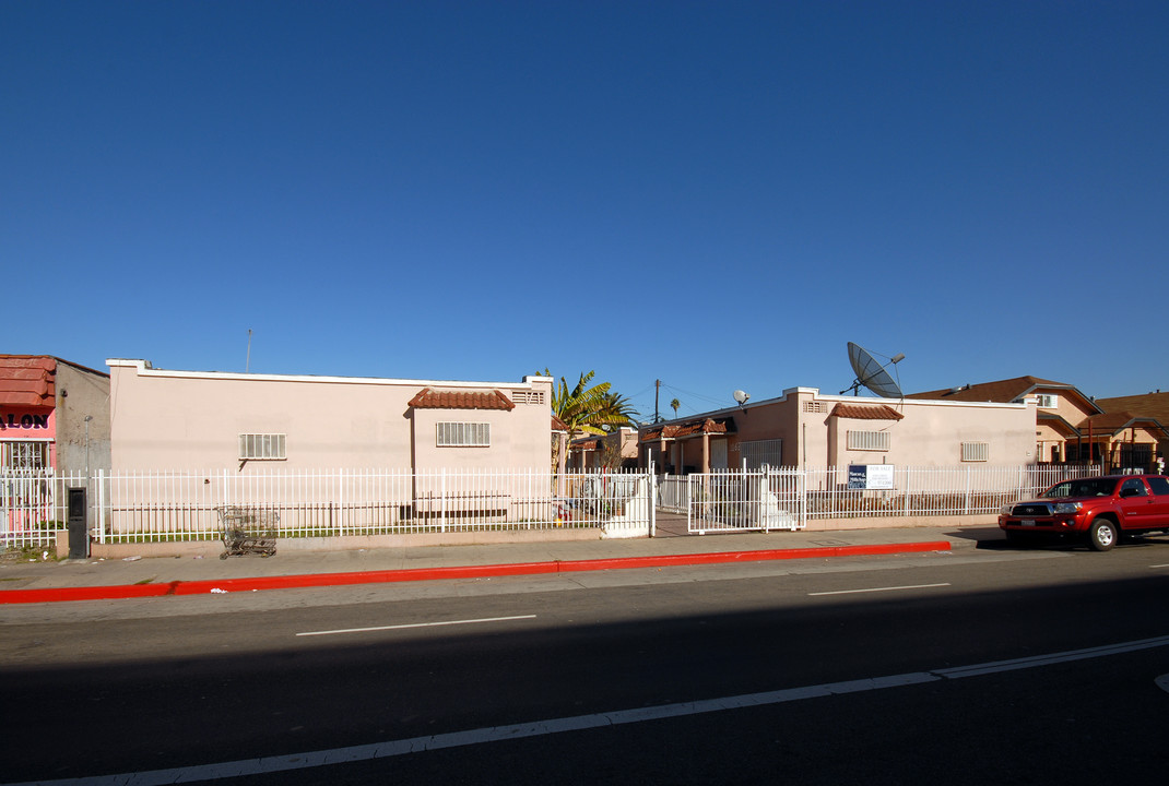 1163 W Vernon Ave in Los Angeles, CA - Building Photo