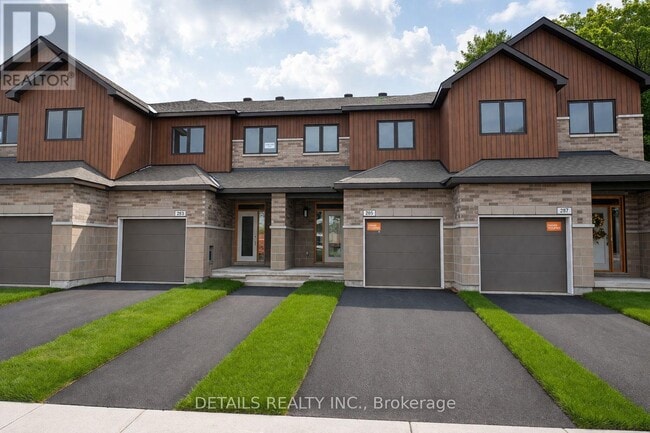 property at 285 Rue Labelle St