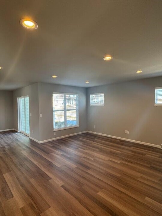 2167 Autumn Lake Parkway in Madison, WI - Building Photo