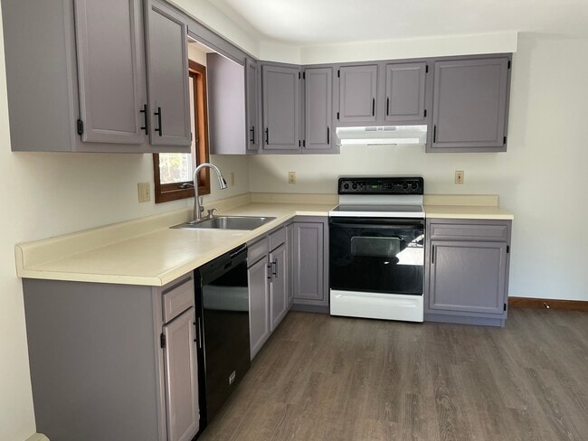 1589 Walnut Hill Rd