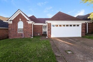1516 Beringer Dr in Cordova, TN - Building Photo