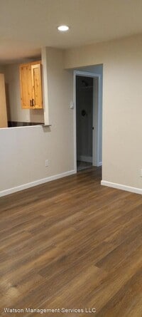 1914 SE Thurston St photo'