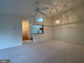 6103 Wigmore Ln-Unit -M in Alexandria, VA - Building Photo - Building Photo