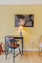 6718 SW 36th Ave in Portland, OR - Foto de edificio - Building Photo