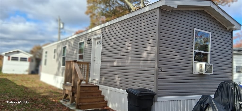 8 Mayflower Ave in Taunton, MA - Building Photo