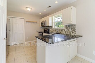 6232 Murrayville Rd in Wilmington, NC - Foto de edificio - Building Photo