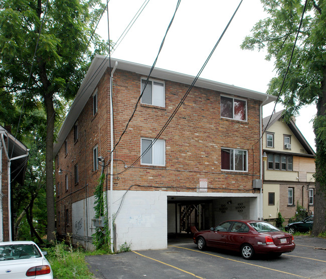 331 E 18th Ave in Columbus, OH - Foto de edificio - Building Photo