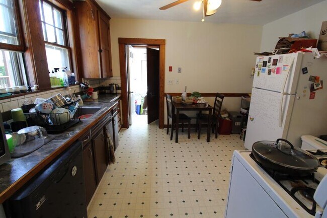 7 Seagrave Rd in Cambridge, MA - Building Photo - Building Photo