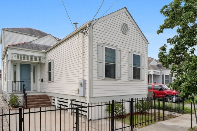 1308 S Saratoga St in New Orleans, LA - Building Photo - Building Photo