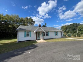 1120 Hensley Rd in Fort Mill, SC - Building Photo