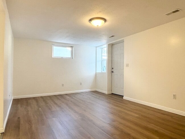 2028 Sunnyside Ave S in Salt Lake City, UT - Building Photo - Building Photo