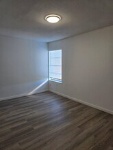 5550 N Braeswood Blvd in Houston, TX - Foto de edificio - Building Photo