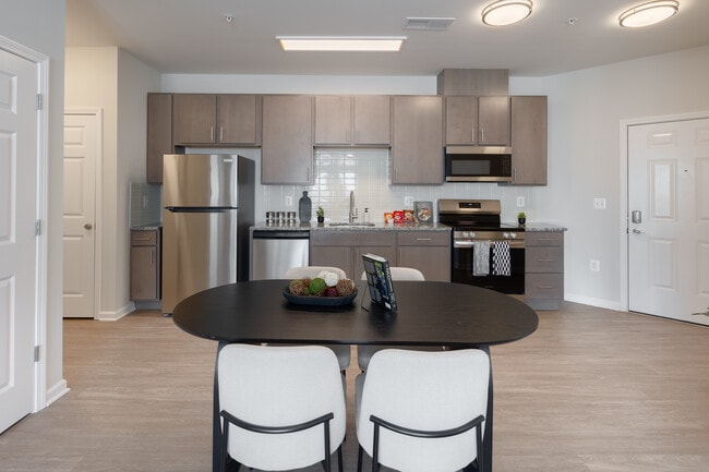 Joyfield Flats at Woodbridge in Woodbridge, VA - Building Photo - Interior Photo