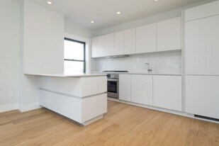 140 Highland Ave, Unit 3 Apartamentos