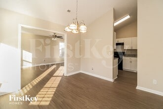 4705 Meadowcroft Rd, Unit 112 in Greensboro, NC - Foto de edificio - Building Photo