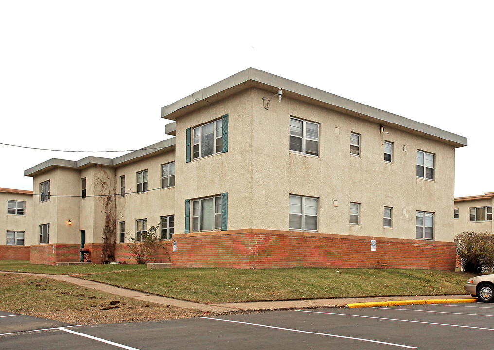 Edgbaston Meadows in St. Paul, MN - Foto de edificio