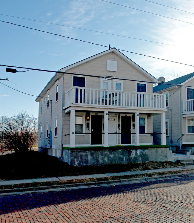 204-220 N Irwin St in Dayton, OH - Building Photo - Building Photo