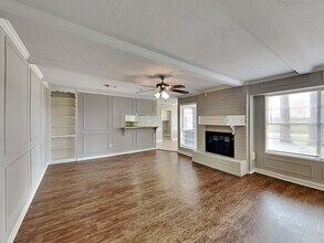 7726-7712 12 Fairway Ln in Humble, TX - Building Photo - Building Photo