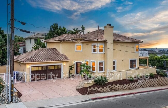 1107 Las Flores Dr in Carlsbad, CA - Building Photo - Building Photo