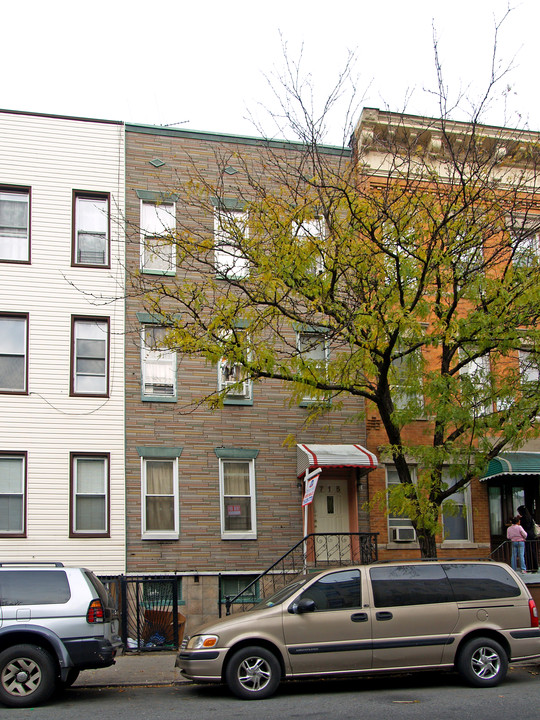 715 Seneca Ave in Ridgewood, NY - Building Photo