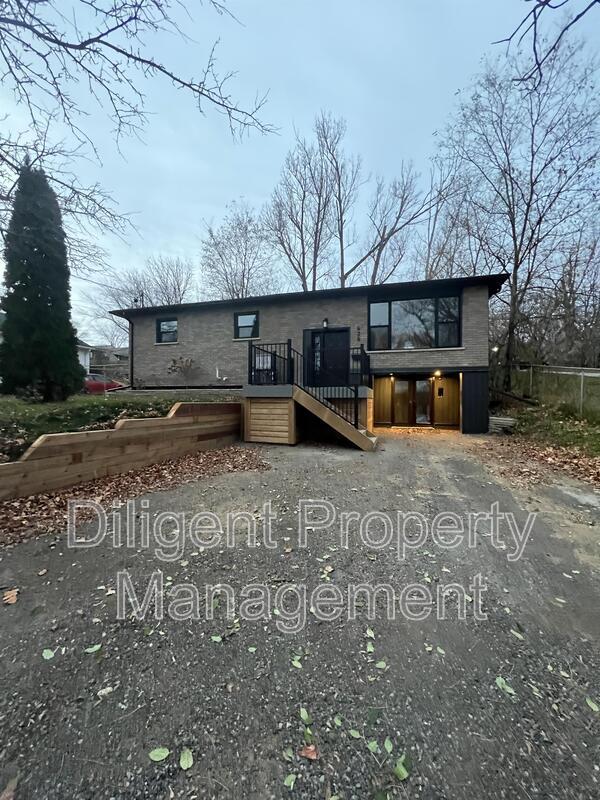 438 Bellevue St in Peterborough, ON - Building Photo - Building Photo