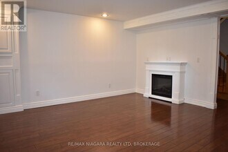 34 Barry St in St Catharines, ON - Building Photo - Building Photo