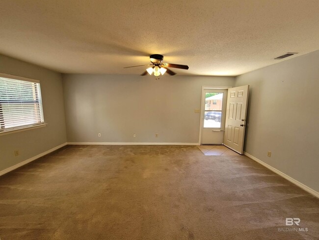 512 Lake Forest Blvd in Daphne, AL - Building Photo - Building Photo