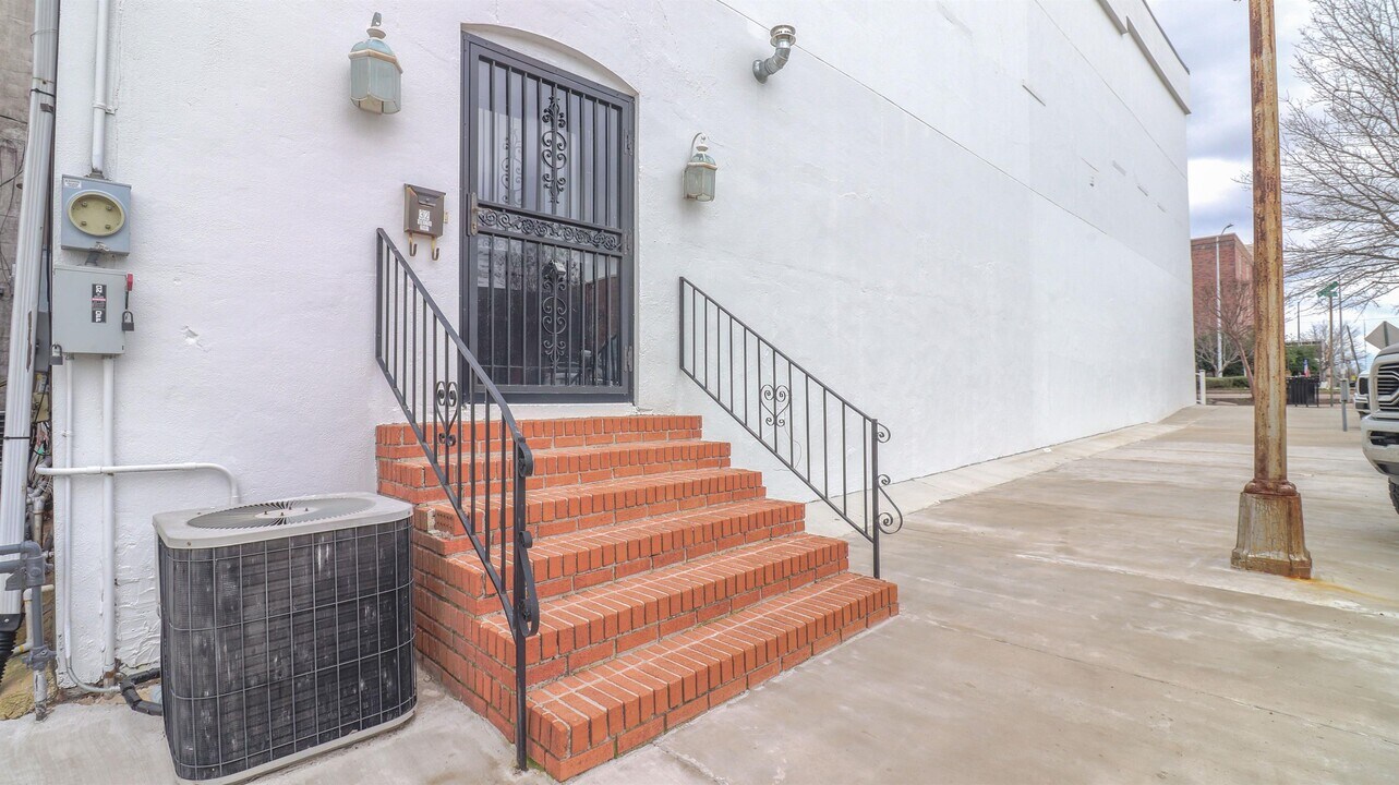 32 N Lafayette Ave in Brownsville, TN - Building Photo