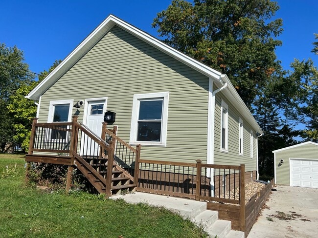 23 Lawnview Ave SE in Niles, OH - Building Photo - Building Photo