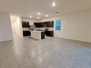 423 Whispering Oaks Ct in Sarasota, FL - Building Photo - Building Photo