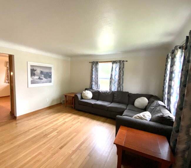 property at 121 W Bagley Rd