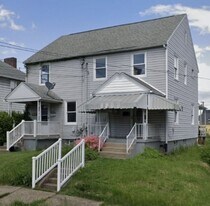 922 Vankirk St in Clairton, PA - Building Photo