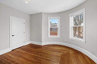 921-923-923 E Broadway in Boston, MA - Building Photo - Building Photo