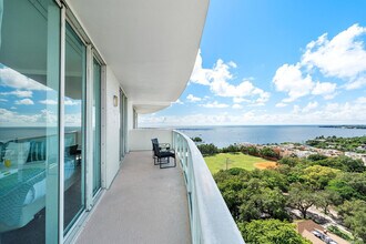 2889 McFarlane Rd, Unit ID1240710P in Miami, FL - Foto de edificio - Building Photo